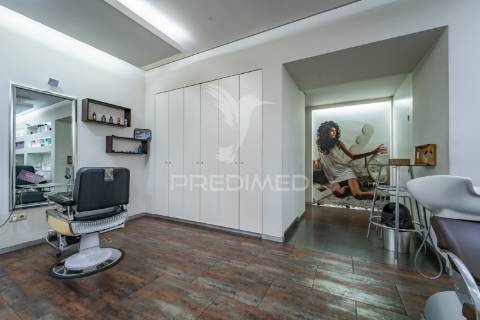 Loja junto rotunda  eng. edgar cardoso em vila nova de gaia