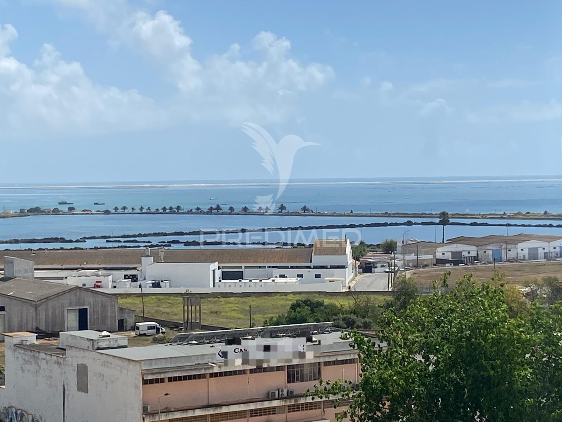 Algarve faro- apartamento t2  com varanda e vista mar