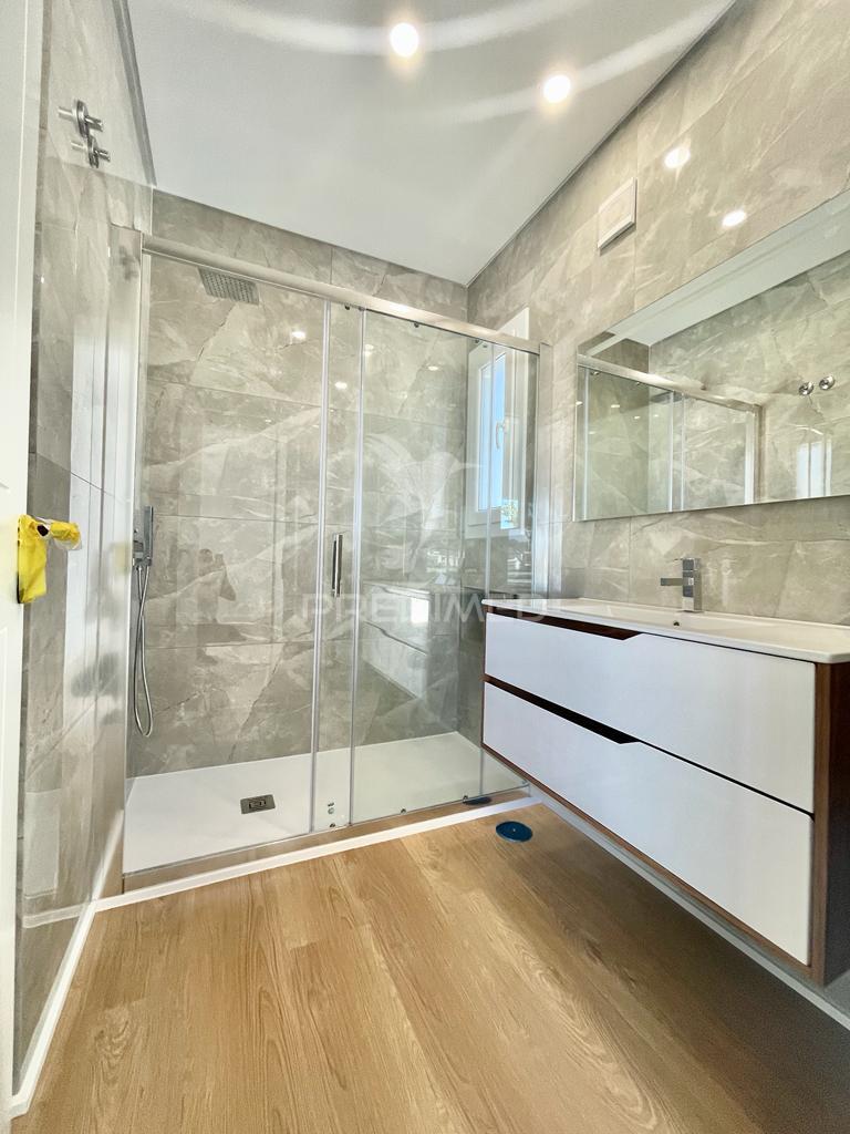 Apartamento t3 c/ suíte, parqueamento e arrecadação