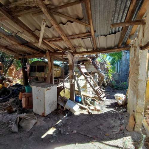 Moradia para reabilitação com quintal em cunheira