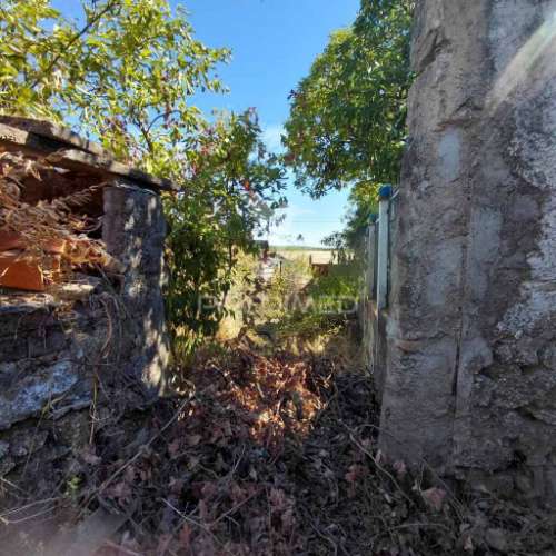 Moradia para reabilitação com quintal em cunheira