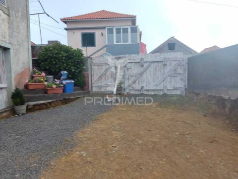 Moradia em ruína para venda em fajã da ovelha, ilha da madeira