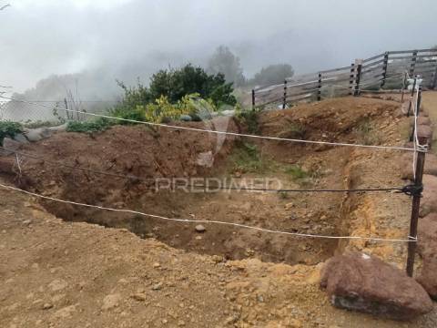 Moradia em ruína para venda em fajã da ovelha, ilha da madeira