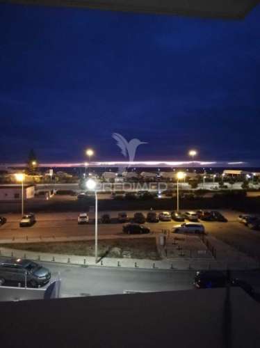 Apartamento t2 frente-mar em quarteira