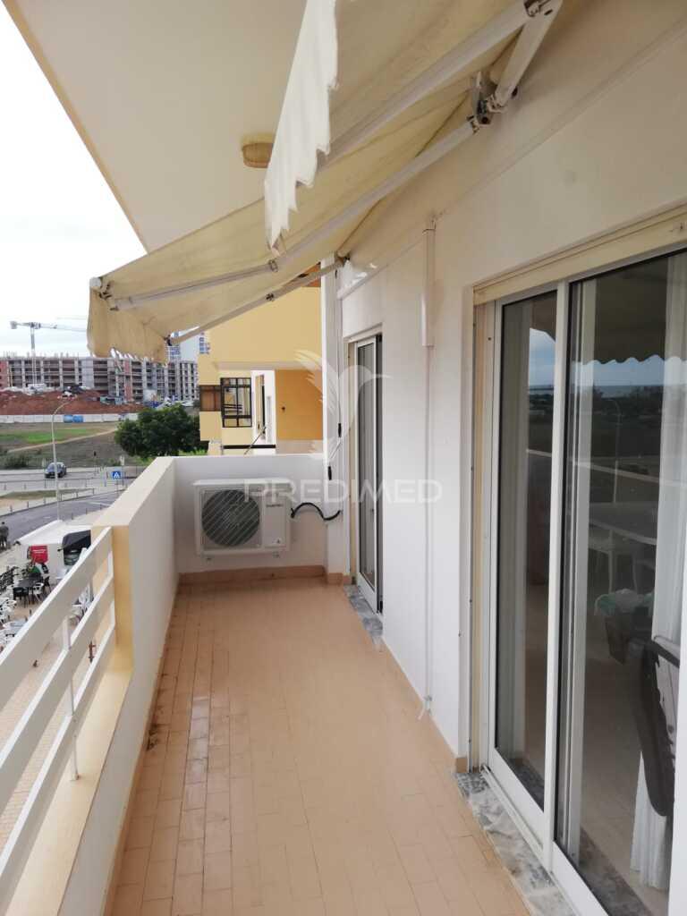Apartamento t2 frente-mar em quarteira
