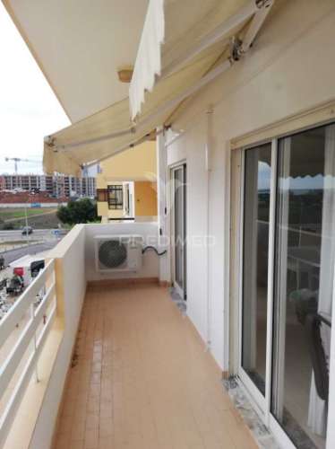 Apartamento t2 frente-mar em quarteira