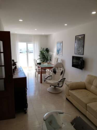 Apartamento t2 frente-mar em quarteira