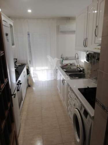 Apartamento t2 frente-mar em quarteira