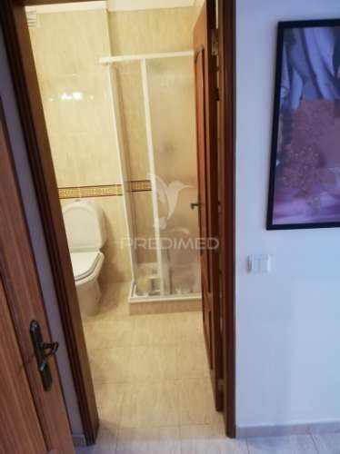 Apartamento t2 frente-mar em quarteira