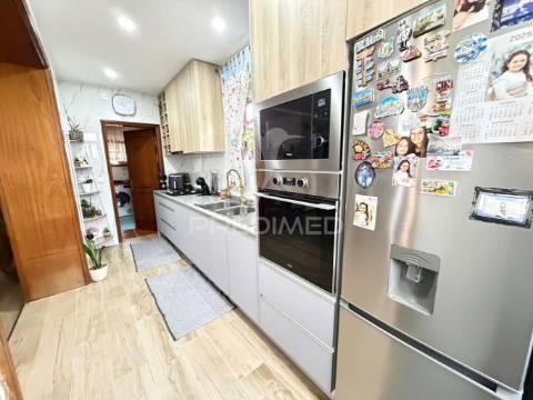 Moradia t3 térrea com área exterior e jardim