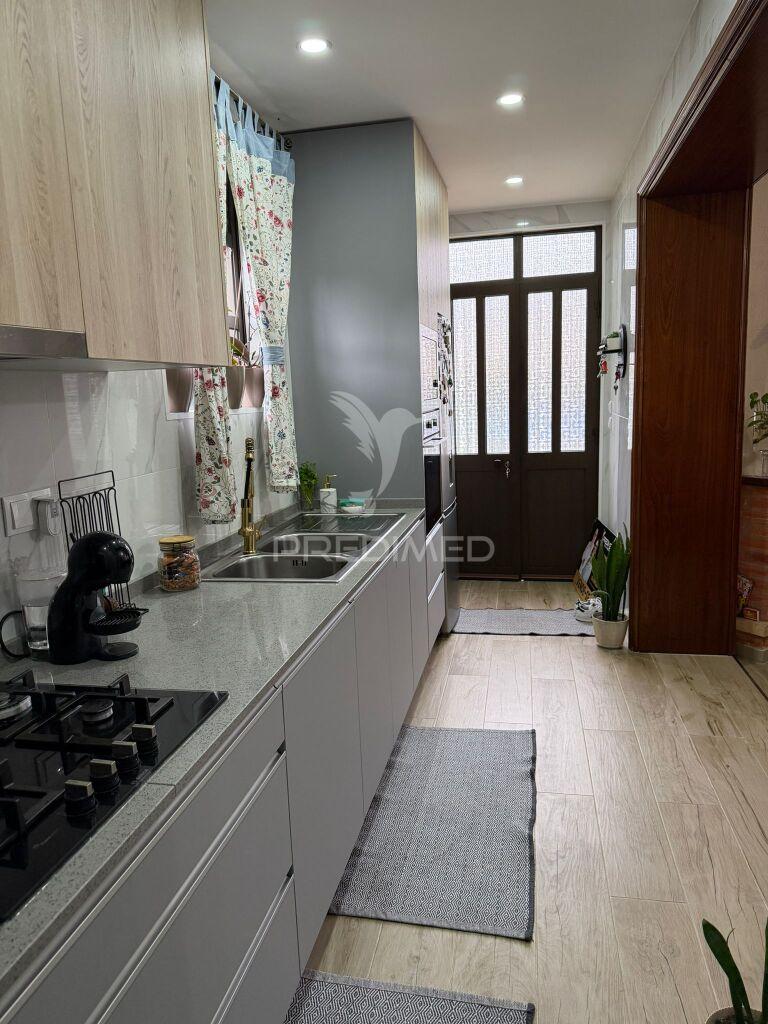 Moradia t3 térrea com área exterior e jardim