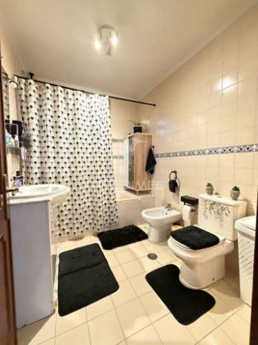 Moradia t3 térrea com área exterior e jardim