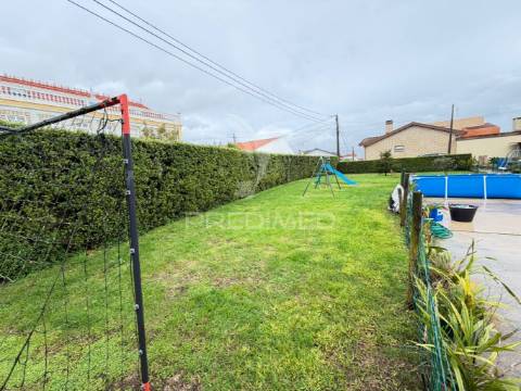 Moradia t3 térrea com área exterior e jardim