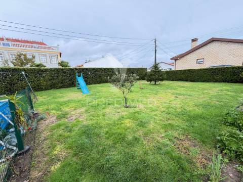 Moradia t3 térrea com área exterior e jardim