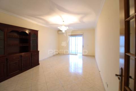 Apartamento t3 com garagem