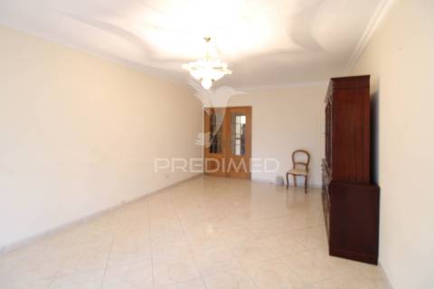 Apartamento t3 com garagem