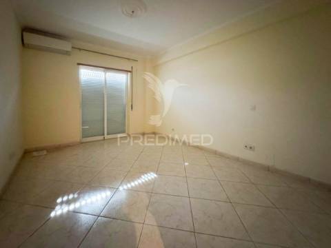 Apartamento t3 com garagem