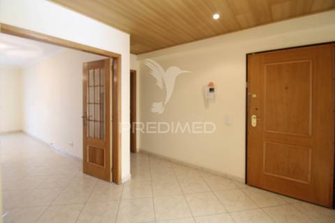 Apartamento t3 com garagem