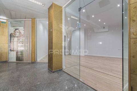 Loja para serviços / comercio centro de almada