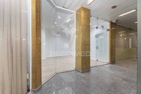 Loja para serviços / comercio centro de almada