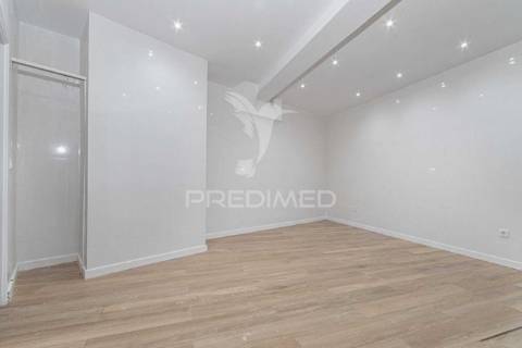 Loja para serviços / comercio centro de almada