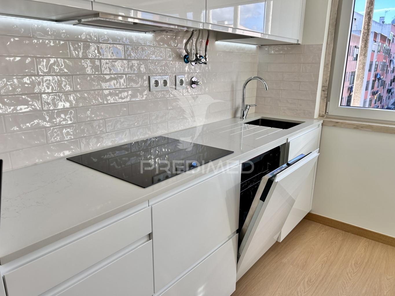 Duplex t4 a estrear com terraço em queluz de baixo, oeiras