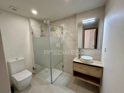 Duplex t4 a estrear com terraço em queluz de baixo, oeiras