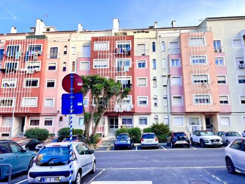 Duplex t4 a estrear com terraço em queluz de baixo, oeiras