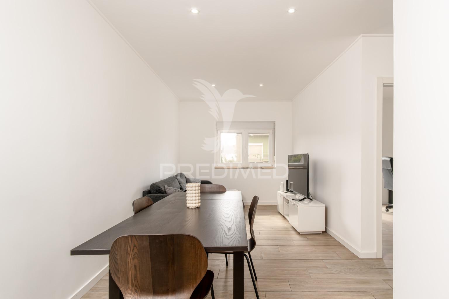 T2 remodelado com varanda, baixa da banheira