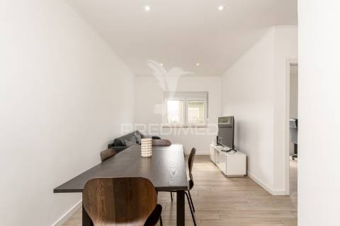 T2 remodelado com varanda, baixa da banheira