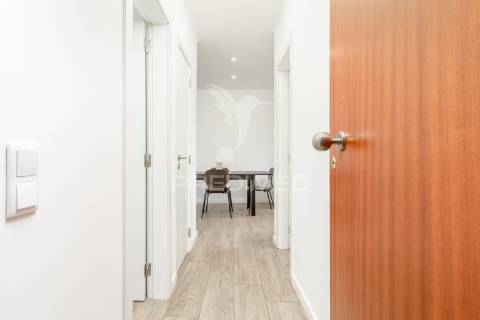 T2 remodelado com varanda, baixa da banheira