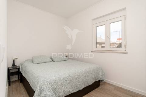 T2 remodelado com varanda, baixa da banheira