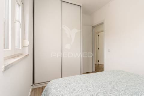 T2 remodelado com varanda, baixa da banheira