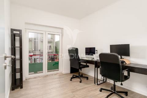 T2 remodelado com varanda, baixa da banheira