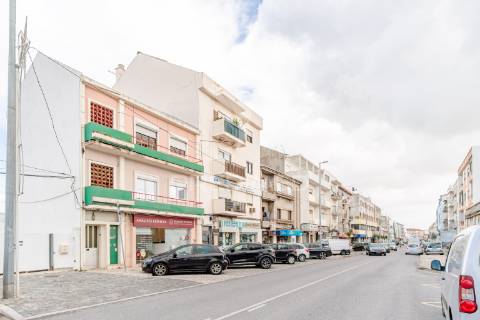 T2 remodelado com varanda, baixa da banheira