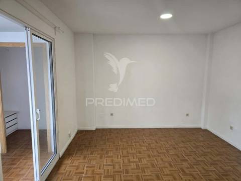 Apartamento t0 - junto ao marquês - porto