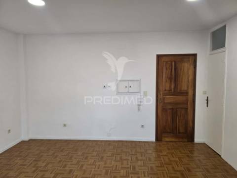 Apartamento t0 - junto ao marquês - porto