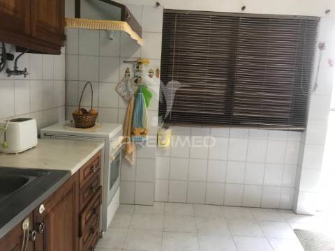 Moradia isolada t5 com garagem - quinta do conde