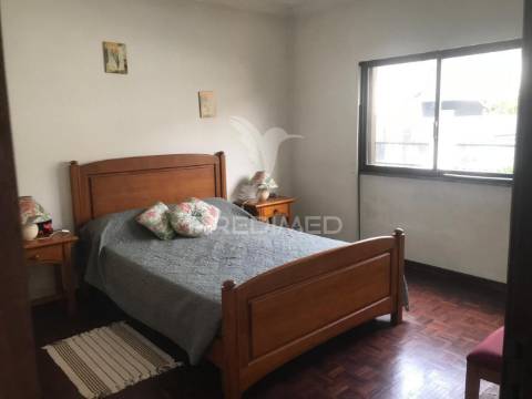 Moradia isolada t5 com garagem - quinta do conde