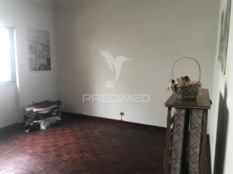 Moradia isolada t5 com garagem - quinta do conde