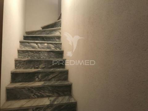 Moradia isolada t5 com garagem - quinta do conde