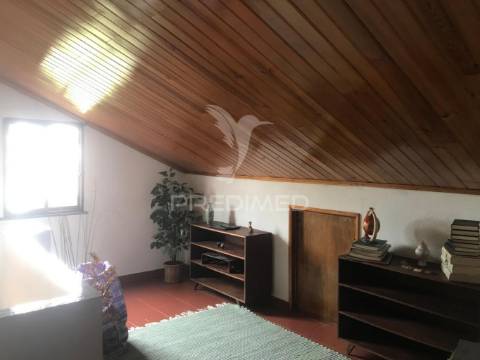 Moradia isolada t5 com garagem - quinta do conde