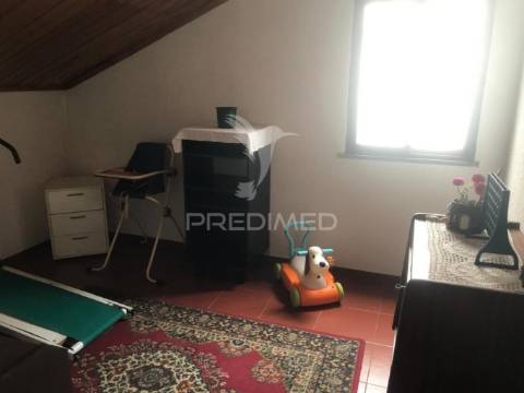 Moradia isolada t5 com garagem - quinta do conde