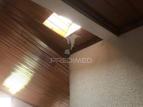 Moradia isolada t5 com garagem - quinta do conde