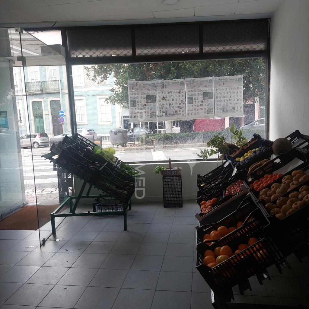 Oportunidade única - minimercado pronto a trabalhar