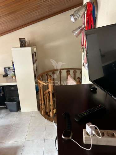 Apartamento t1+1 no centro de esgueira