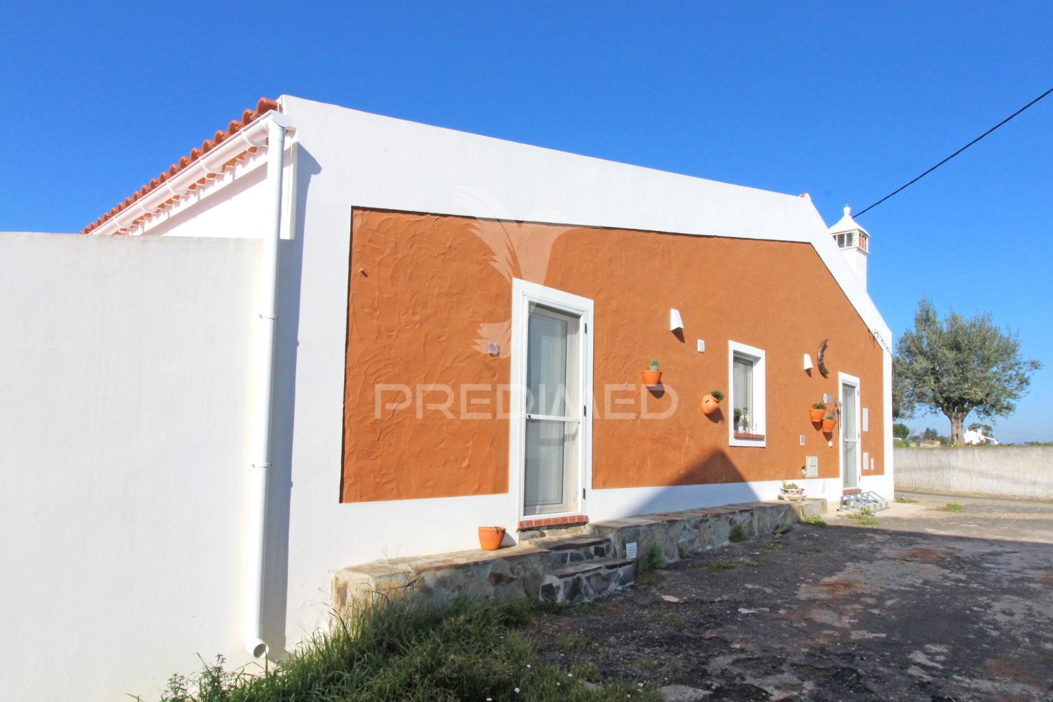 Moradia em vale de santiago com 3 quartos