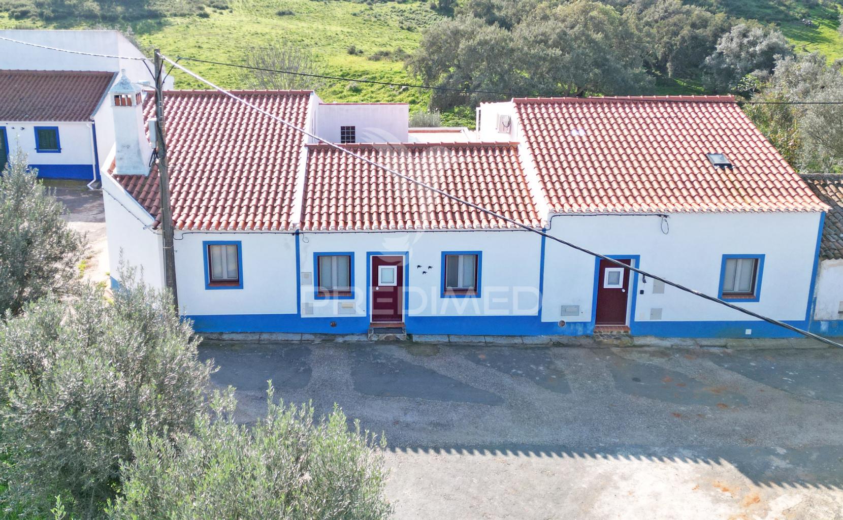 Moradia com 2 quartos e mezzanine em vale de santiago