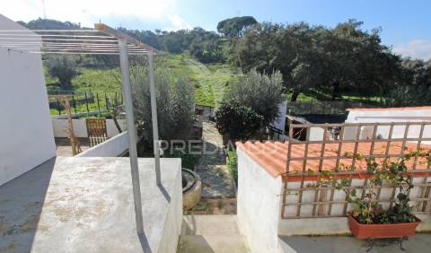 Moradia com 2 quartos e mezzanine em vale de santiago