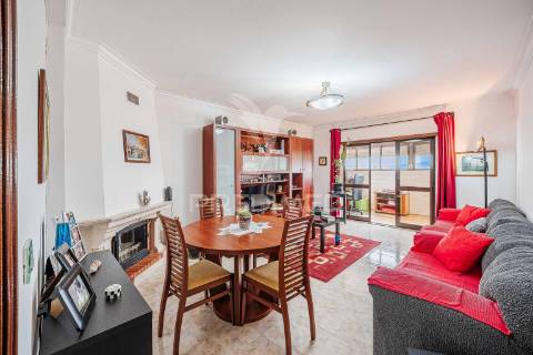 Apartamento t2 c/garagem em agualva-cacém – oportunidade única